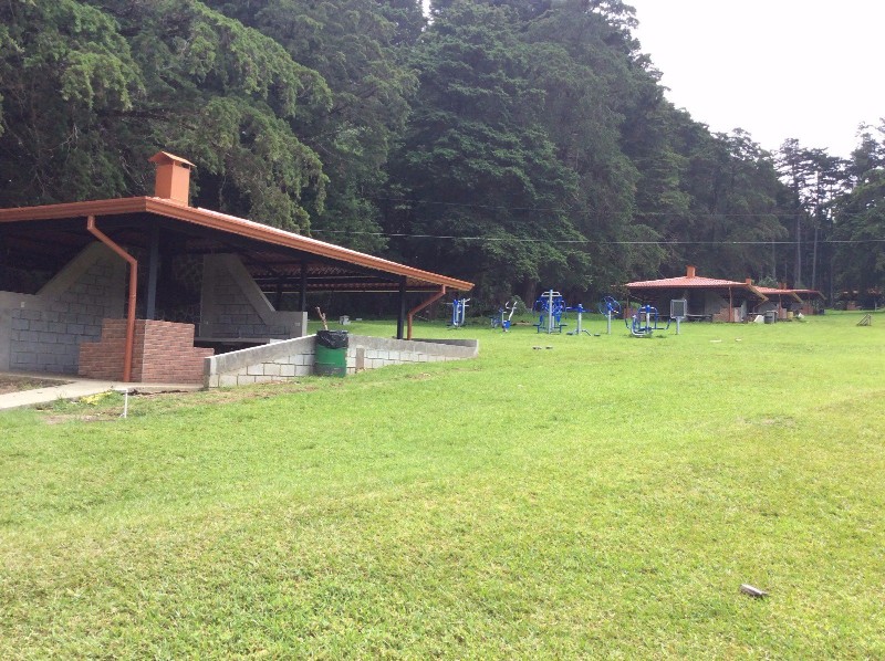 Centro Recreativo Bosque De La Hoja Incostarica